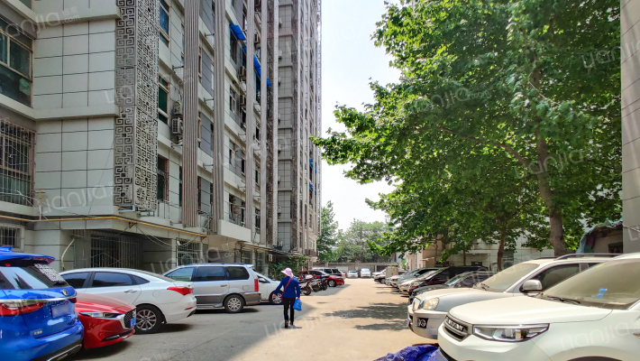 云峰大厦外景图