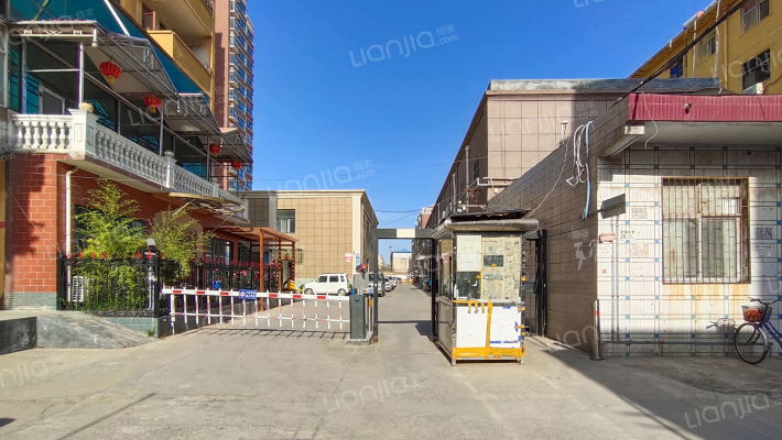 百盛名苑小区外景图