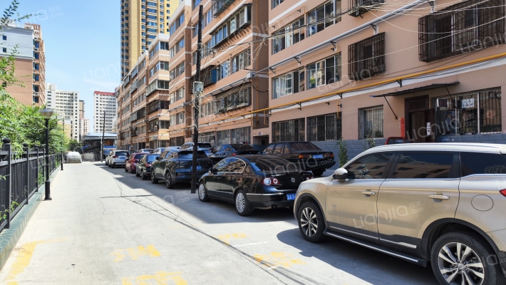 临洮街一安小区外景图