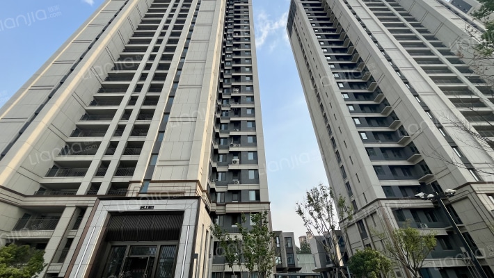 济南宝能城外景图