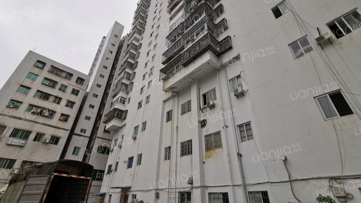 秦吉大厦外景图