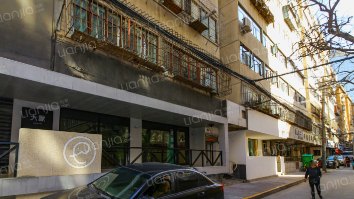 开关厂家属院外景图