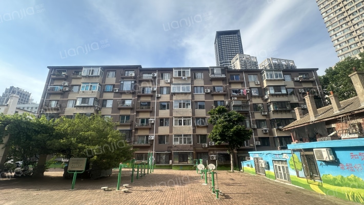 39中开源巷外景图