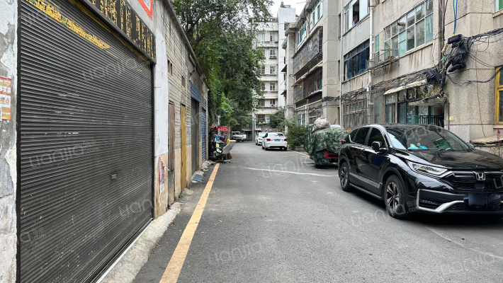 见龙洞路125号外景图