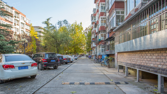 建华北里小区外景图