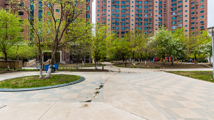 南郡水云天外景图