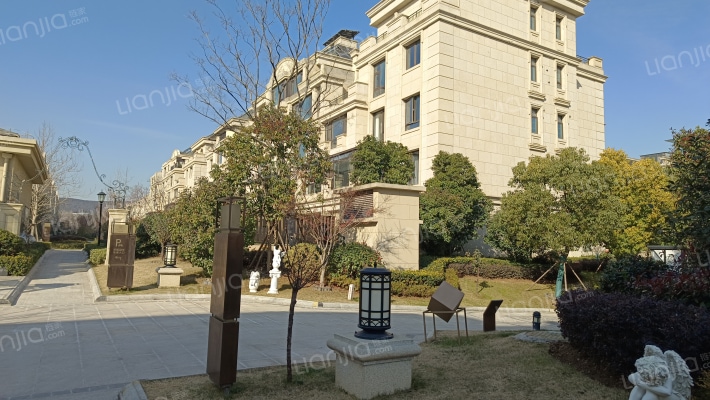 云龙湖峰荟外景图