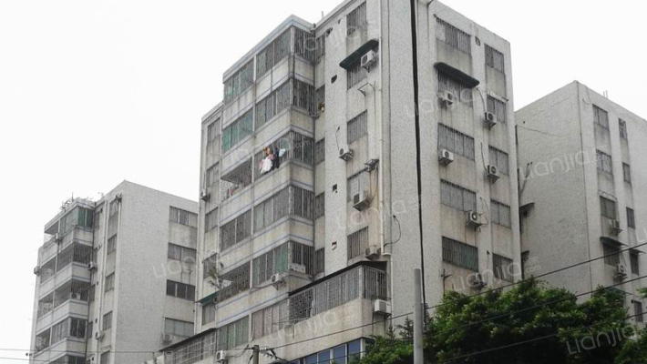 丝绸大厦外景图