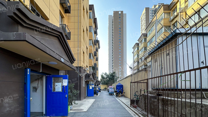 市容家属院外景图