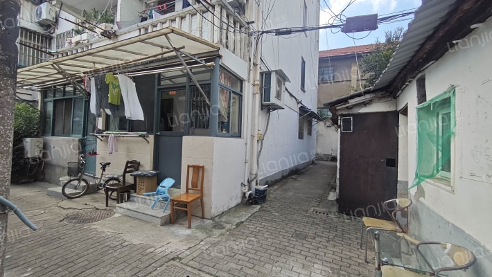 西信记里33号外景图