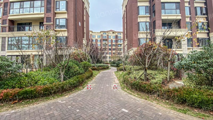 康大御金湾外景图