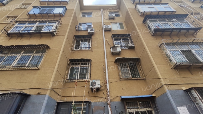 展览路33号院外景图