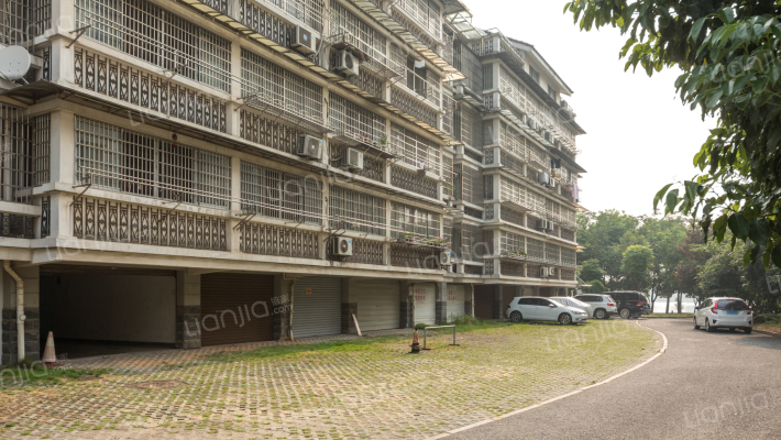 润沁花园外景图