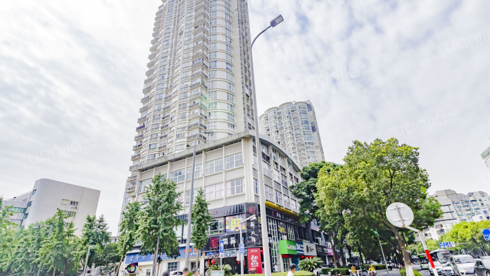 宁波市鼓楼世纪广场外景图