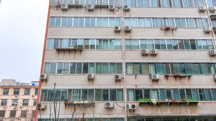 互助路25号院外景图