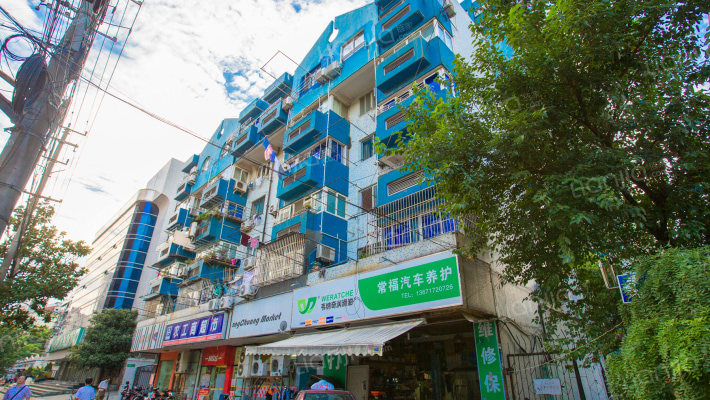 松花公寓外景图