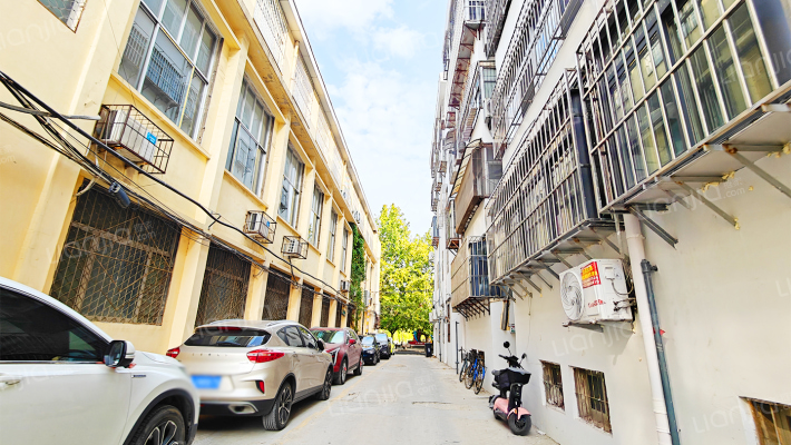 恒发公司宿舍外景图