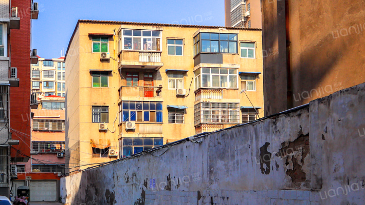 印刷厂家属院外景图