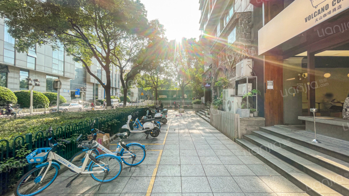 城市先锋外景图