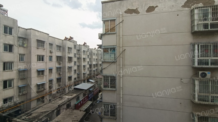 蓝色港湾小区外景图