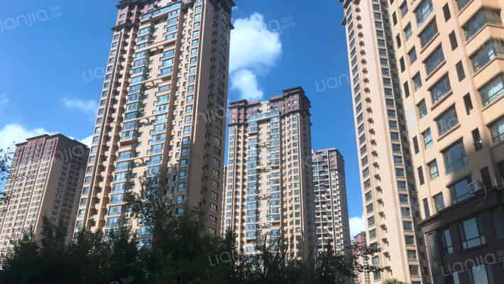 奥园会展广场外景图