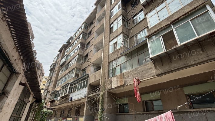 兰州副食品厂家属楼外景图