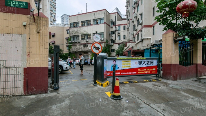 横滨路123弄外景图