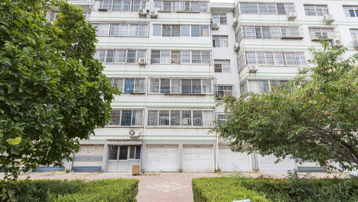 九龍山村小區外景图