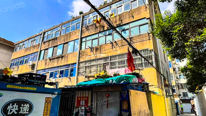 广电宿舍外景图