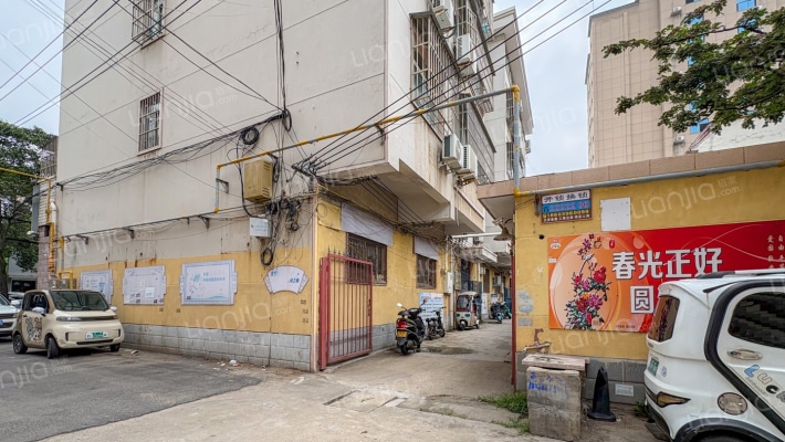 贾玉住宅楼外景图
