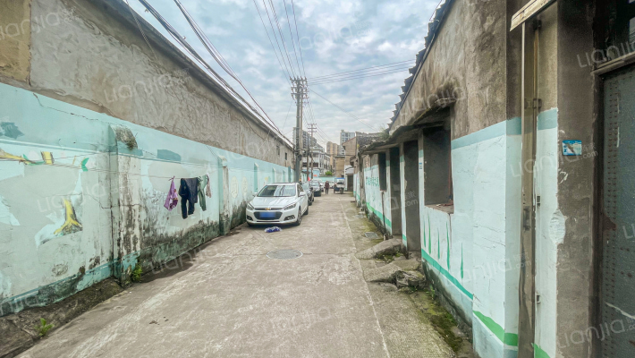 东岸路后房弄外景图