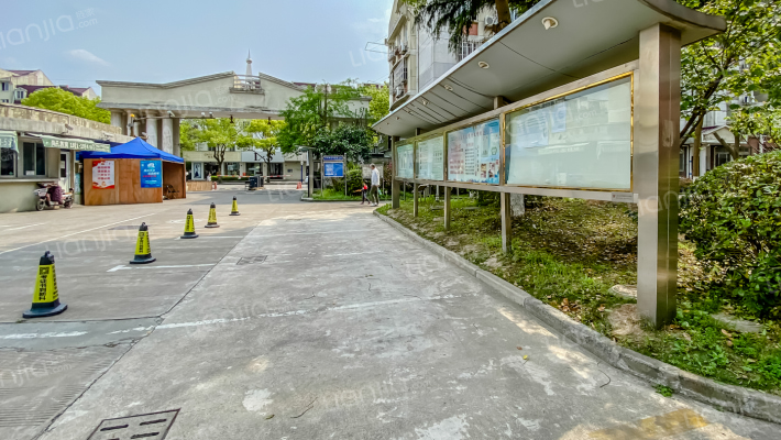 北龙潭苑外景图