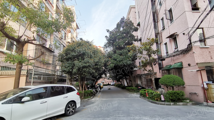 虹南小区外景图