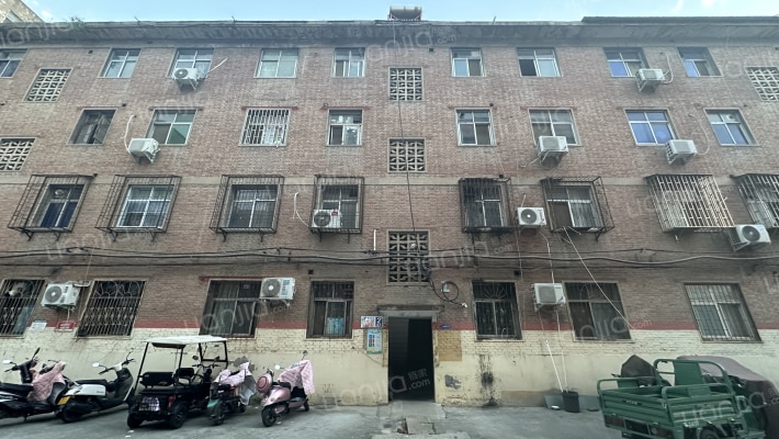 万山路95号外景图