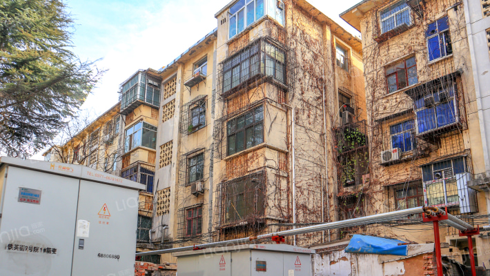 幸福路9号院外景图