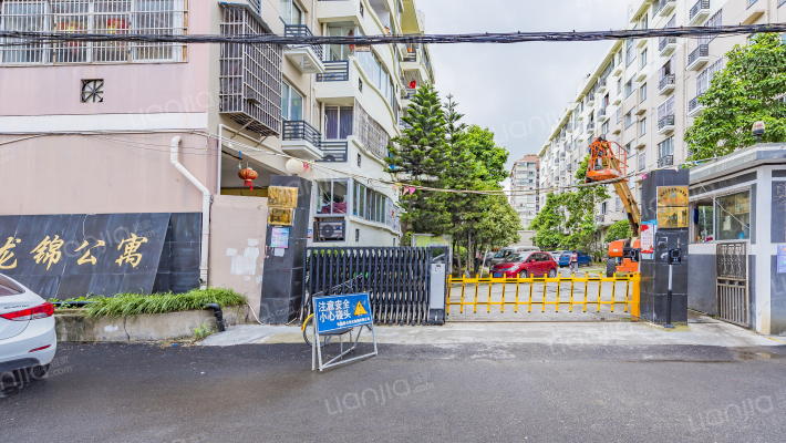 龙锦公寓外景图