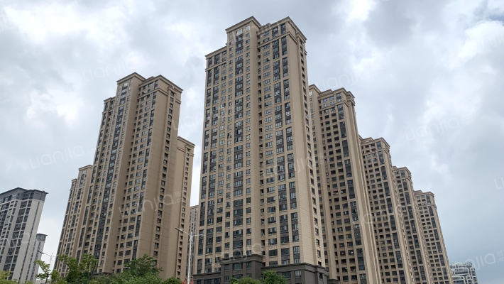 水岸观溪外景图