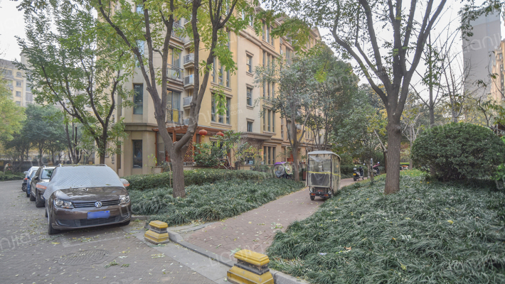 普罗旺世佛罗伦斯西院外景图