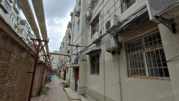 西坡东街外景图