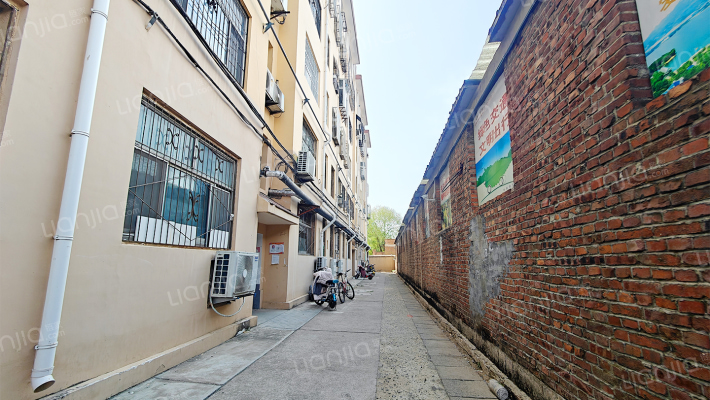 建筑公司家属院外景图