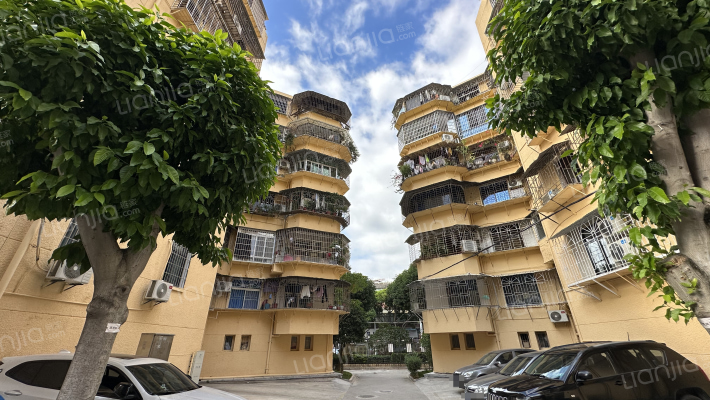 信达大院小区外景图