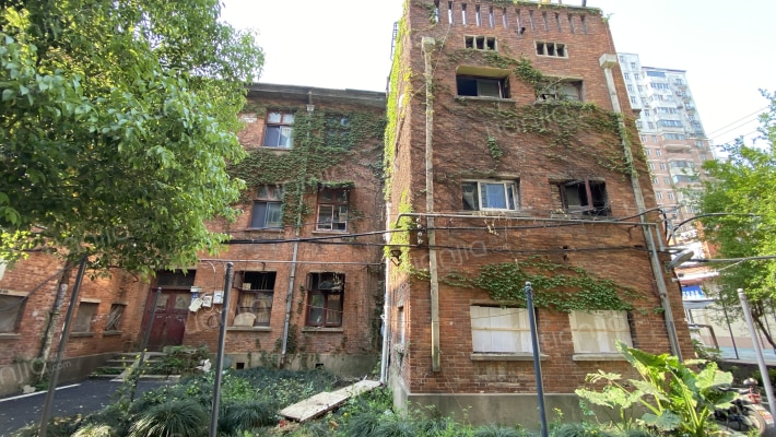 财大千家街宿舍外景图