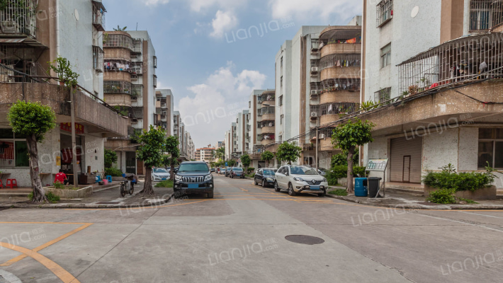 长春花园外景图