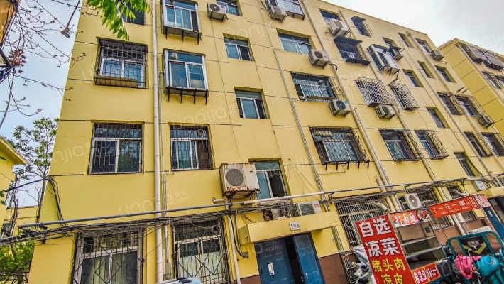 章家庄无线电元件厂宿舍外景图