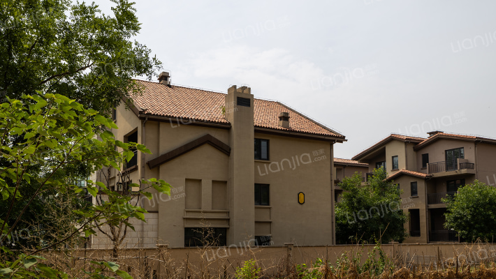 潮白河孔雀城夏园外景图