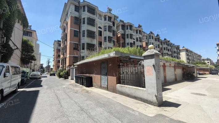 东进小区外景图