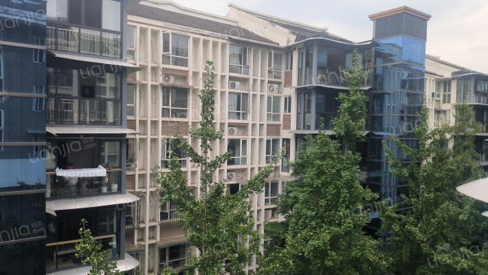 宝石花石油花园外景图