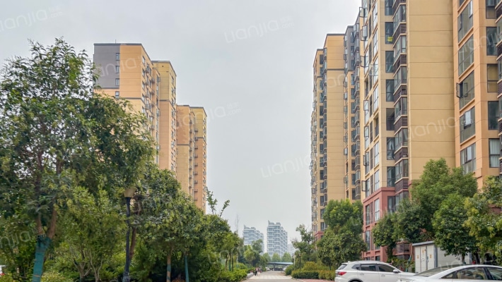 林湖上居外景图