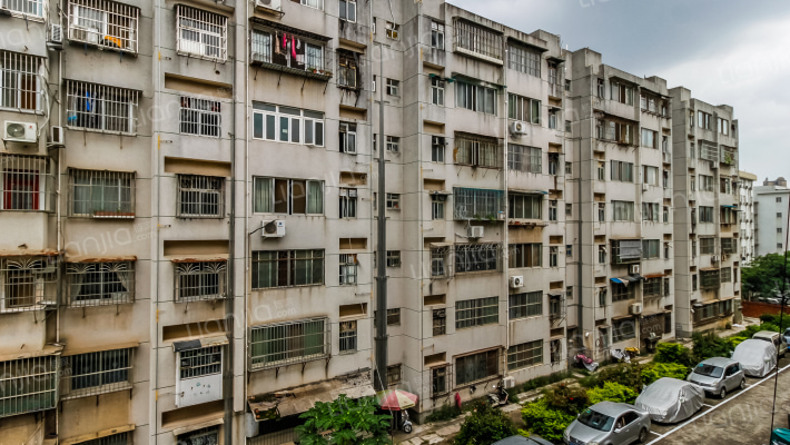 南宁双龙公司长堽生活区职工住宅楼外景图