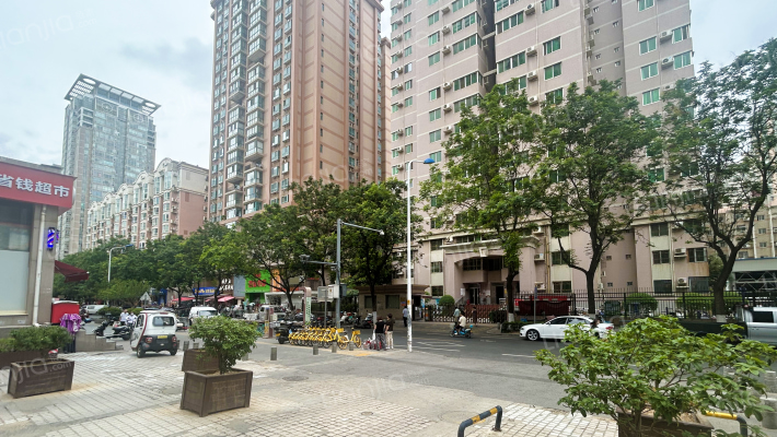 中城大厦外景图